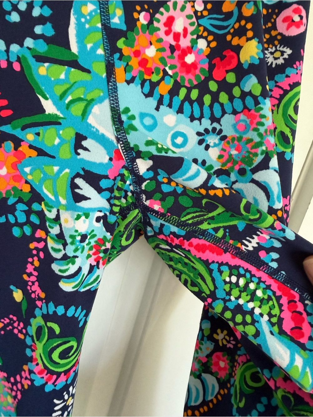 Lilly Pulitzer Luxletic Weekender cropped leggings “Take Me to the Sea" print XL - Picture 4 of 5